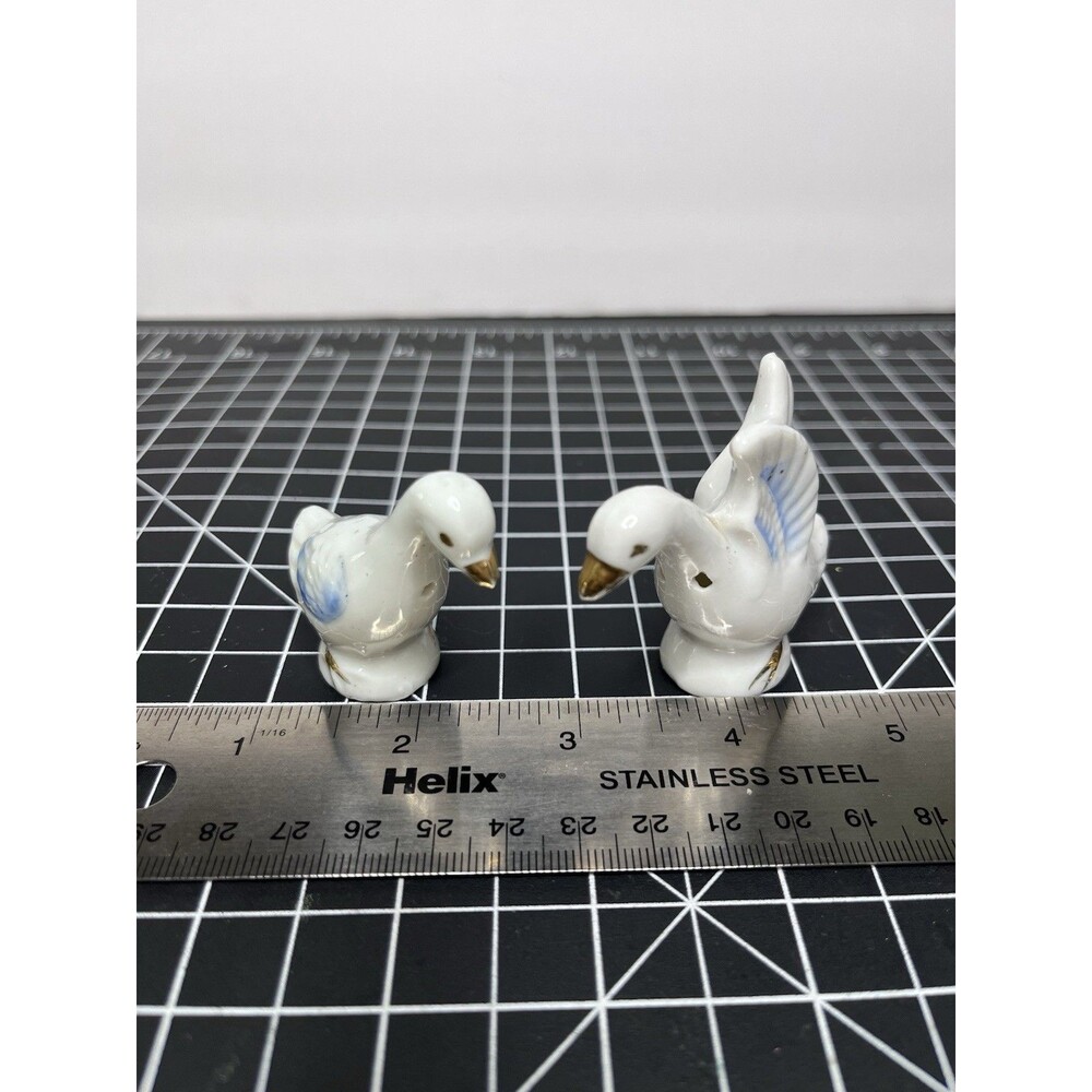 Vintage Goose Salt Pepper Set White Bird Shakers Retro Kitchen Japan 1950s